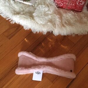 NWT UGG blush pink very soft headband.Non-smoking household